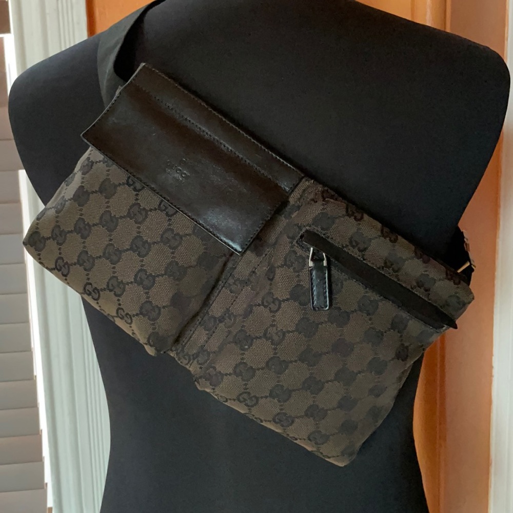 Gucci Fanny Belt Bag w/ dust bag